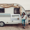 Mesas plegables para vehículos recreativos, mesa montada en la pared para picnic exterior de autocaravana de 31,5 x 17,7 pulgadas, mesa de pared plegable de aleación de aluminio de primera calidad, kit de mesa de pared con cerradura para autocaravanas y autocaravanas